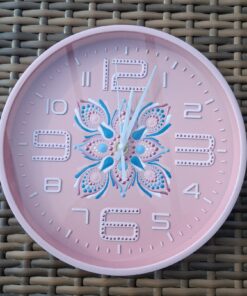 Rózsaszín falióra mandala mintával