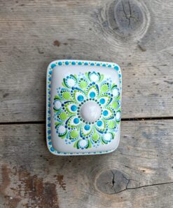 Kék-Zöld Álom – Kézzel pontozott mandala kerámia vajtartó